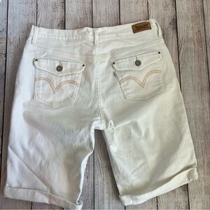 Levi’s White Bermuda Shorts 8